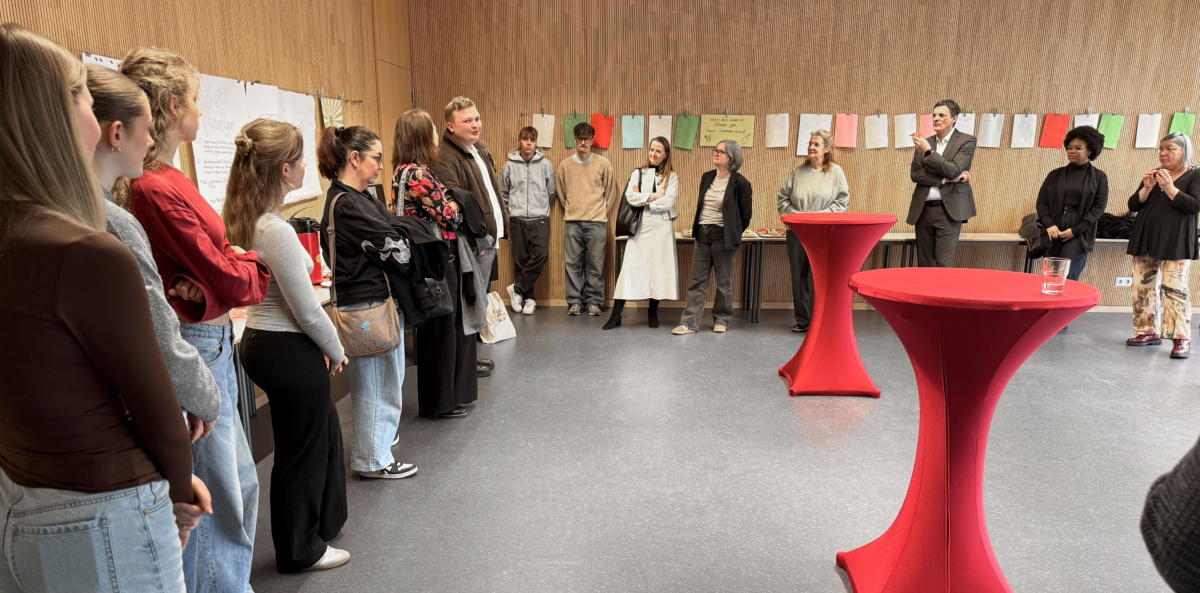 Vernetzungstreffen nach der Beitrittsveranstaltung "Schule ohne Rassismus - Schule mit Courage"